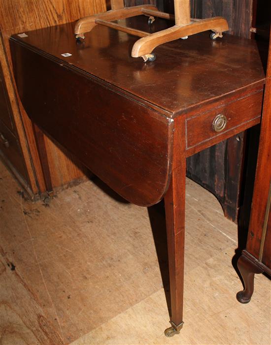 Mahogany drop flap table with 1 drawer